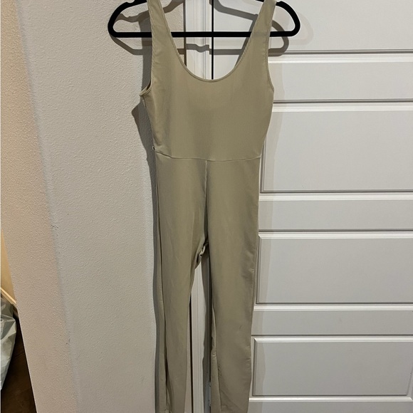 WeWoreWhat Belted Scoop Rib Knit Jumpsuit in beige size Medium - Picture 8 of 8